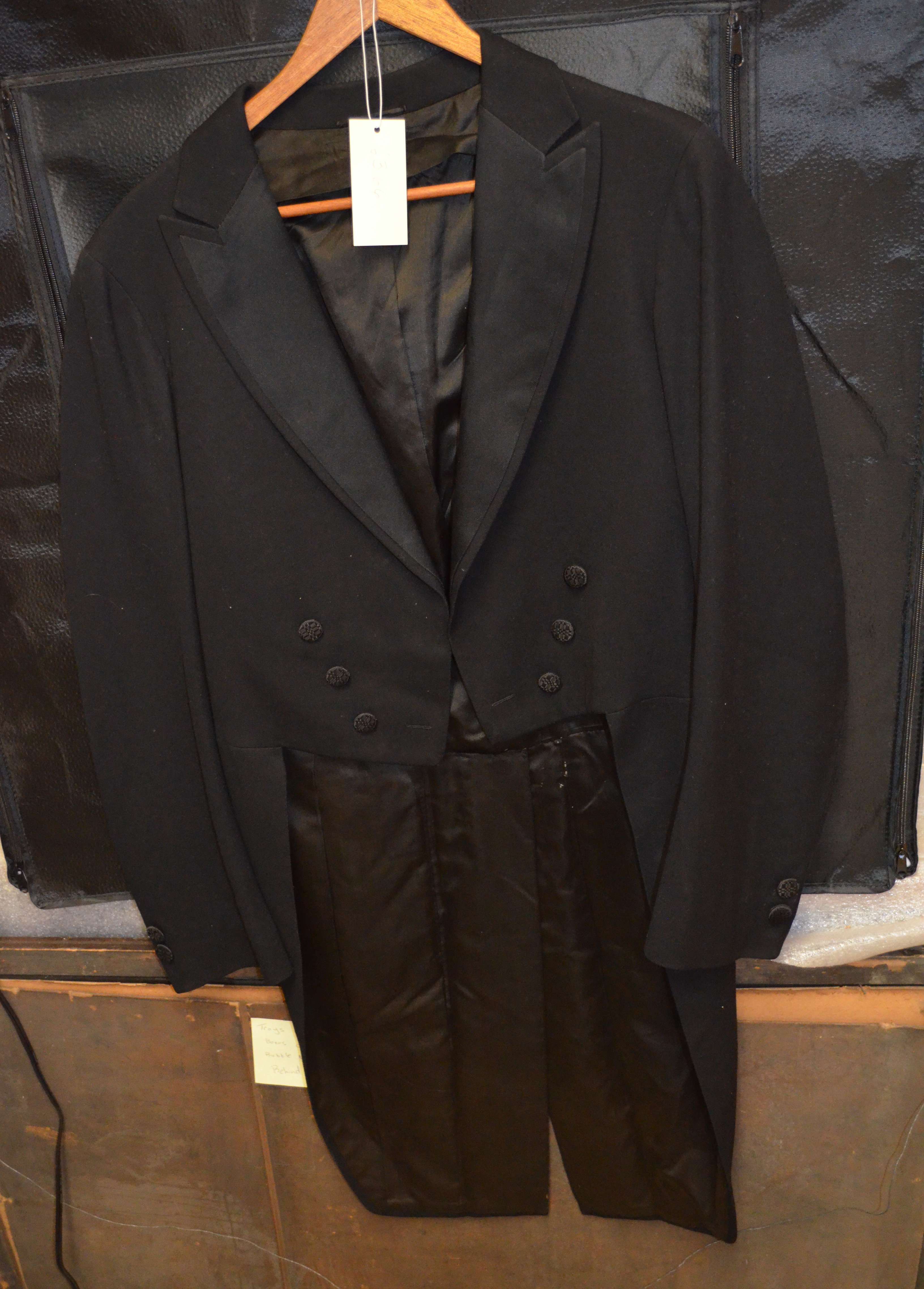 colour%20photo%20showing%20a%20tailcoat%20jacket